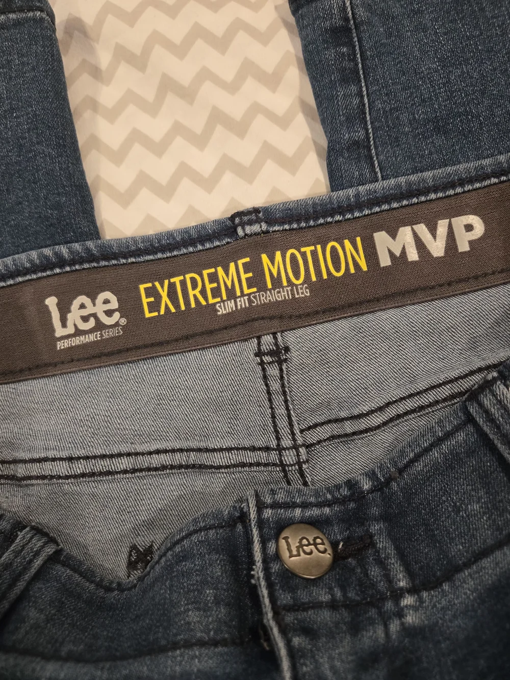 Lee extreme motion